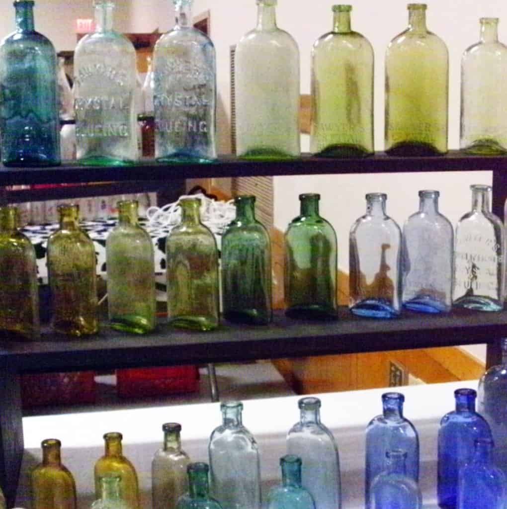 Merrimack Valley Antique Bottle Club’s 37th Annual Show Peachridge Glass