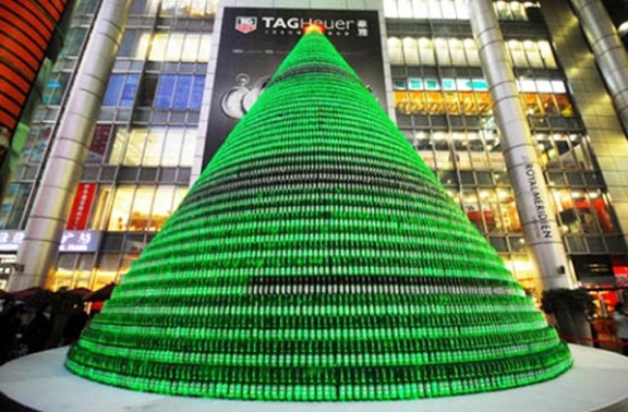 beer-bottle-christmas-tree